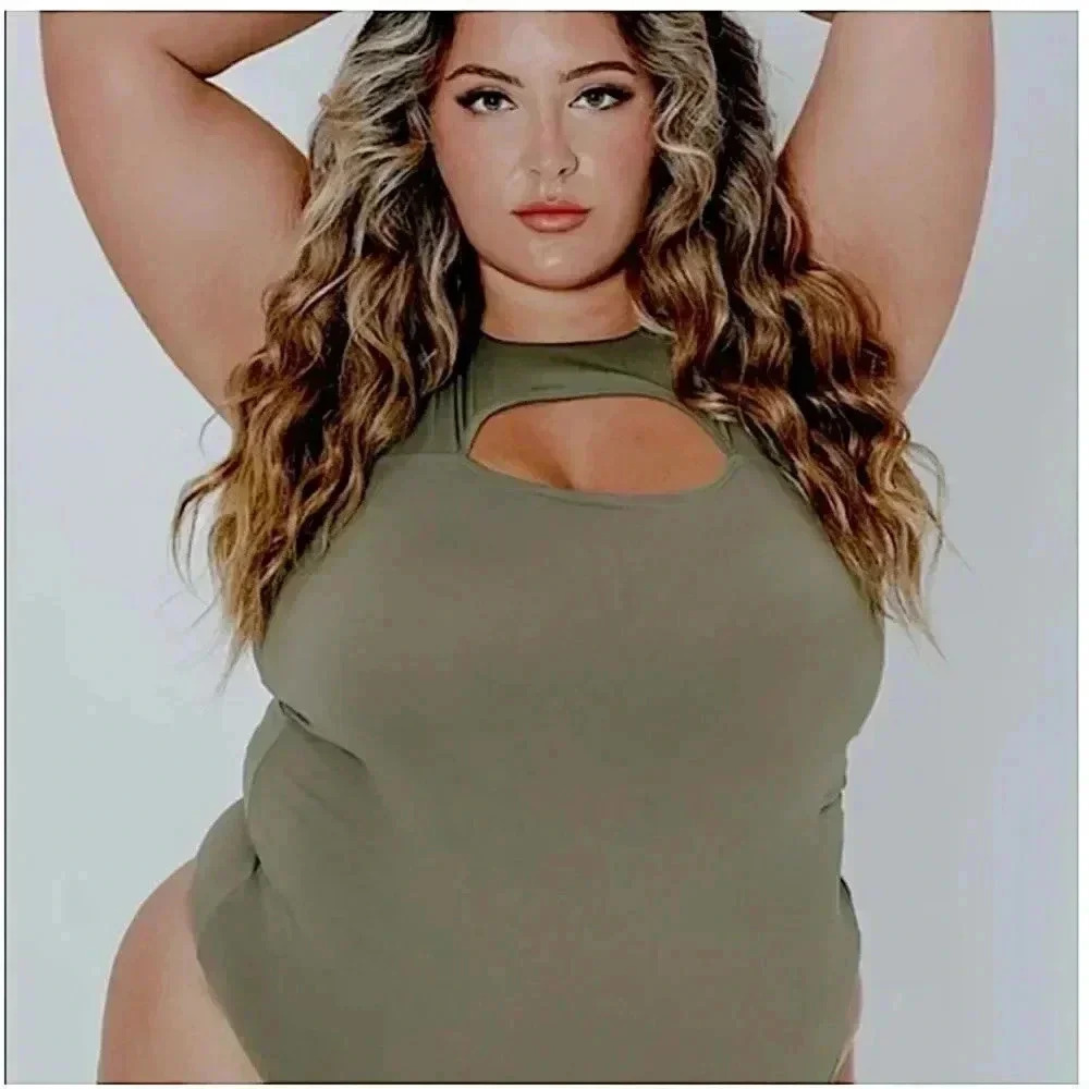 New Klassy Network Peekaboo Cut Out Bodysuit Top Size Small Olive Green
